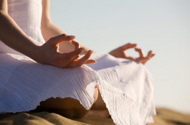 Yoga. Una puerta hacia la felicidad. 4 maneras de alcanzarla