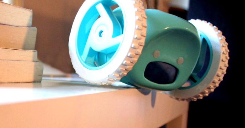 Clocky: el despertador motorizado que no te dejará quedarte en la cama Clocky: el despertador motorizado que no te dejará quedarte en la cama