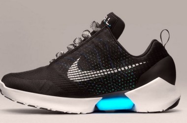 Nike lanza las primeras zapatillas con cordones automáticos